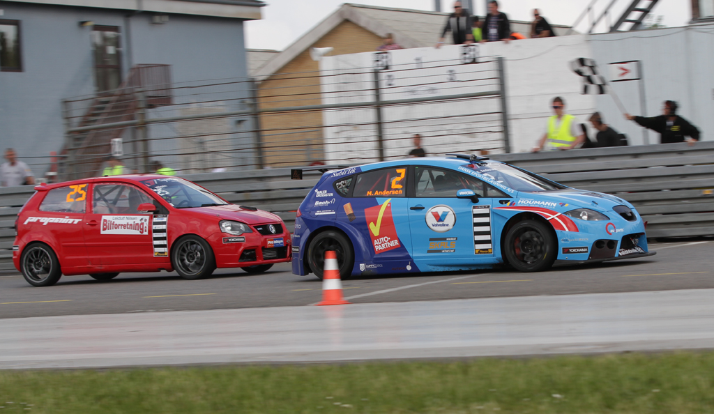 Der var meget kort afstand mellem første og anden pladsen
(Foto: Motorsporten.dk)